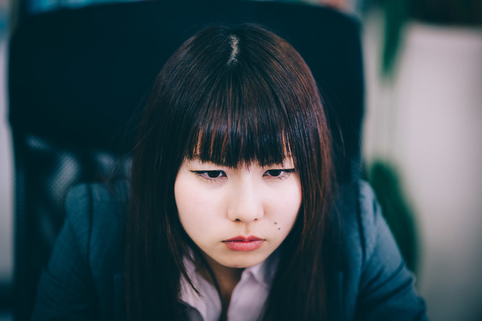 働く女性の画像