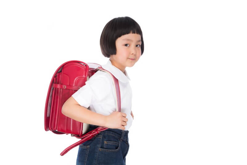 勉強する子供