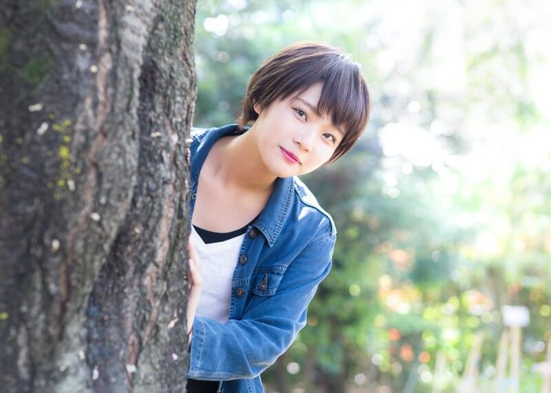 仕事が辛い彼氏を見守る彼女