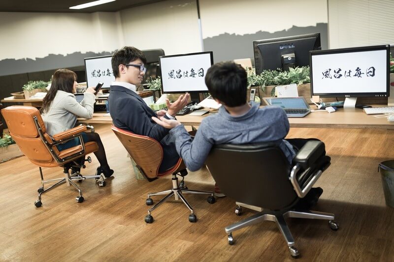 ブラック企業の社風に悩む会社員