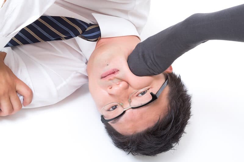 モラハラ妻に踏まれる