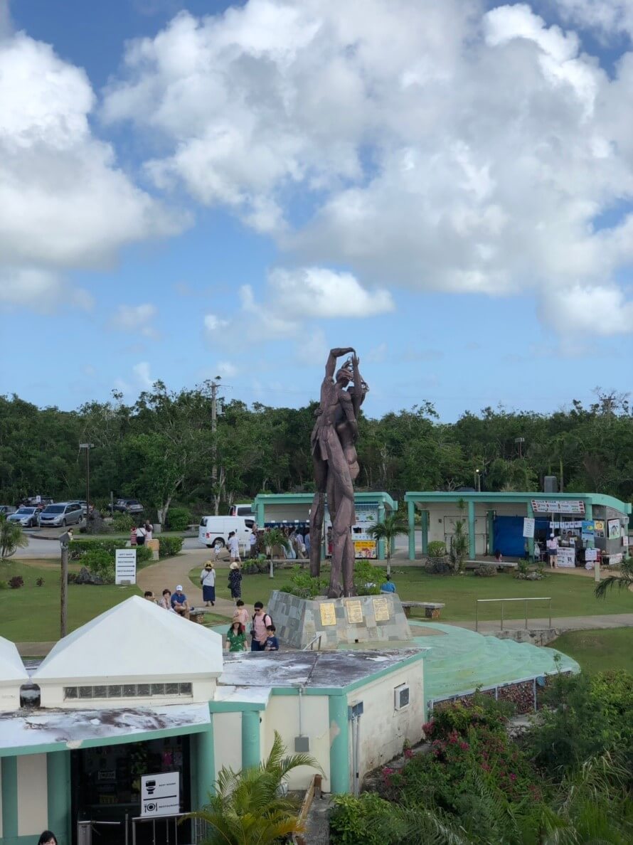 恋人岬の銅像